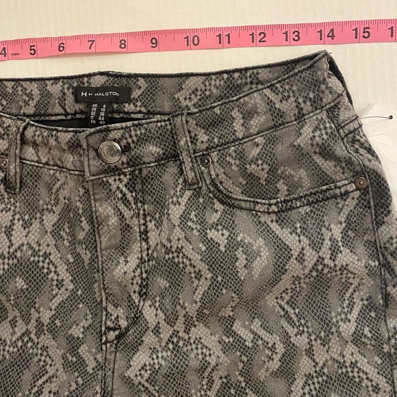 Halston Women’s Gray Snake Print Jeans NEW size 6 - Picture 6 of 11